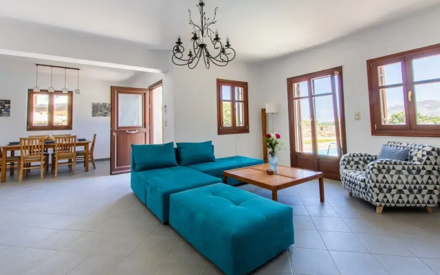 Fabulous Holiday Villa in Naxos Island