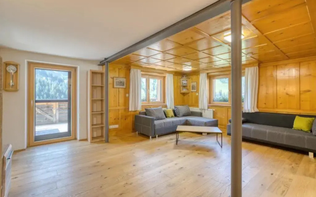 Hus24