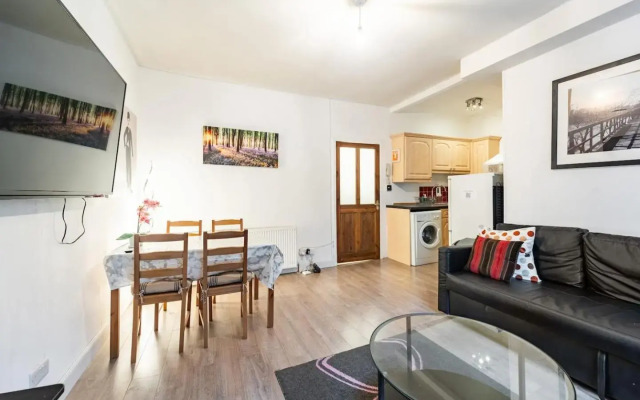 Charles Apartment