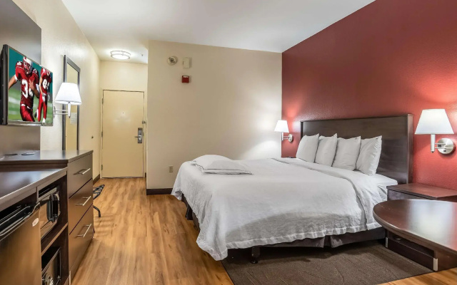 Red Roof Inn PLUS+ Austin South – Airport.