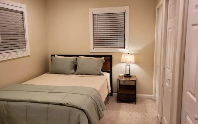 Room in House - Majestic Private Room