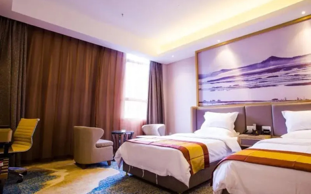 Yunshang Caohai Hotel (Bijie Zhe Mall)