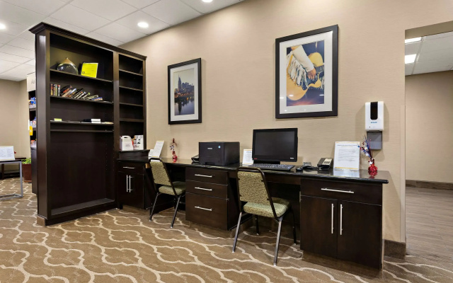 Comfort Suites Nashville near Percy Priest Lake