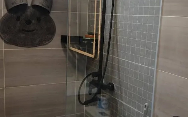 Nairobi Airbnb - Fast Wifi, Swimming Pool, gym