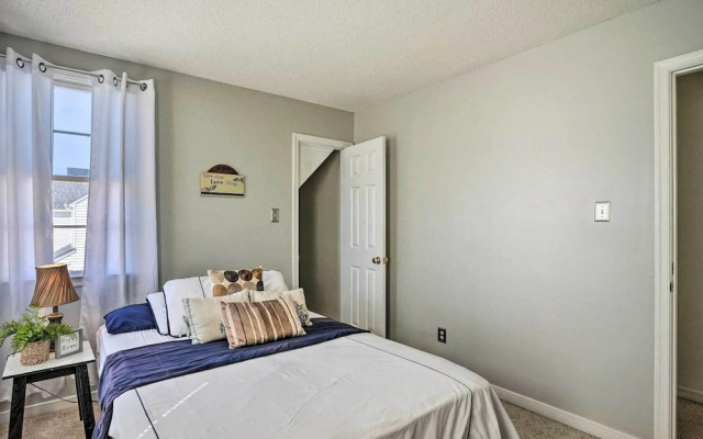 9 Mi to Richmond: Sandston Home w/ Office