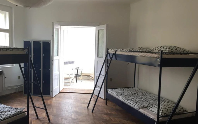 Cosmopole Hostel