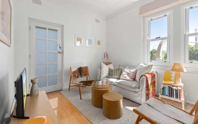 Charming 1-bed Apartment in Neutral Bay
