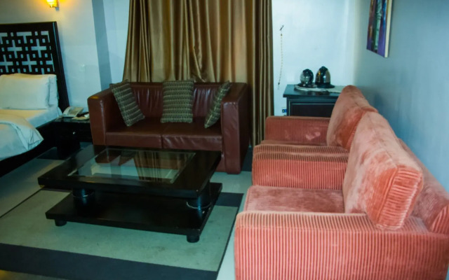 De' Bliss Hotel and Suites