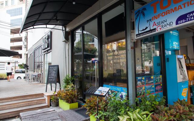 Отель Zen Rooms Sukhumvit 18 Бангкок вид на фасад