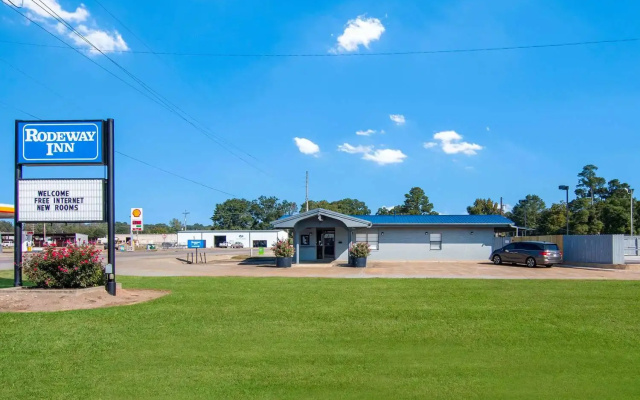 Holiday Motor Lodge