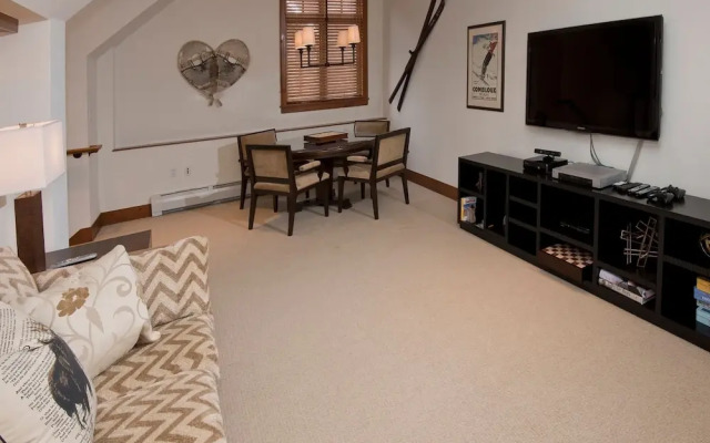 Lavish 3br 3.5ba Bachelor Gulch Steps To Lifts 3 Bedroom Condo by RedAwning