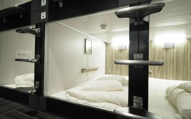 Leo Yu Capsule Hotel Funabashi