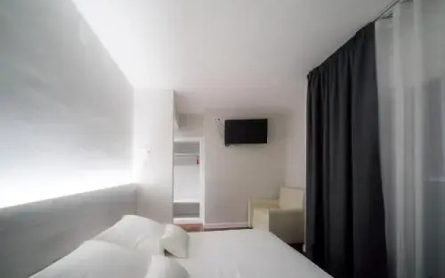 El Pi de Sant Just - Habitacions i Apartaments