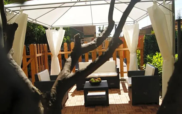 B&B Vegan Inn Airport