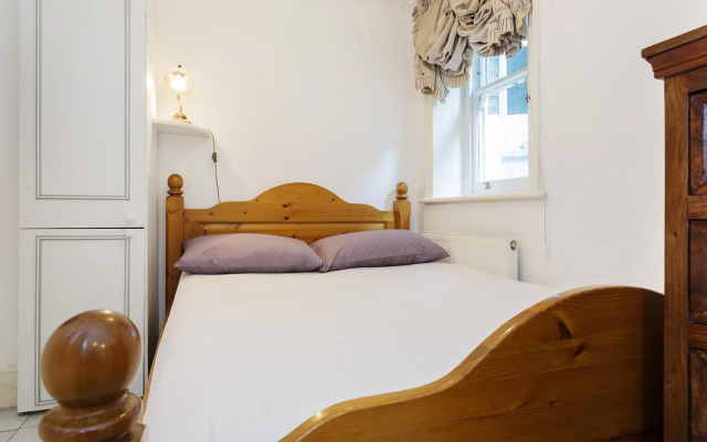 Veeve  2 Bed Flat Iverna Gardens Kensington