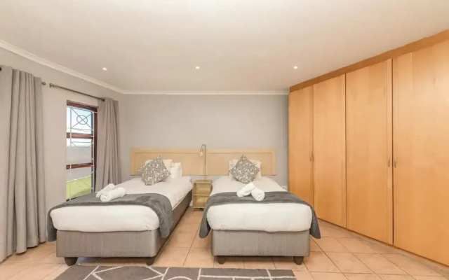 Spaciaous 2 Bedroom Bokaap Apartment