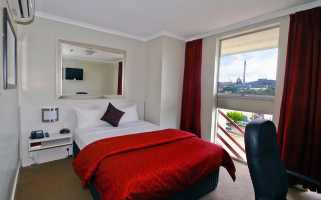 Isa Hotel