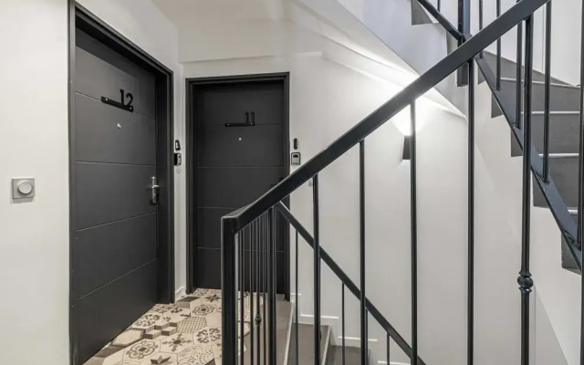 Magnificent Renovated 2 Bedroom Apartment, Terrace