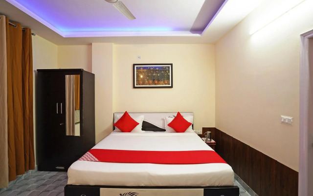 OYO 46441 Five Star Residency