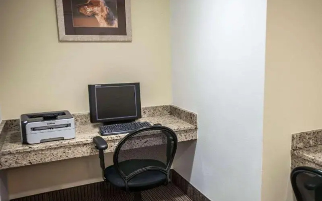 Sleep Inn & Suites Oakley Area