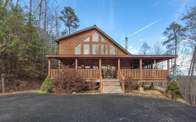 Woodland Wonder w/ Hot Tub and Pool Table!