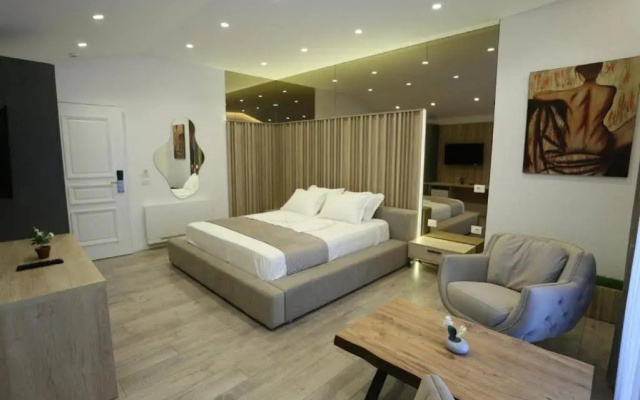 Reign Hotel