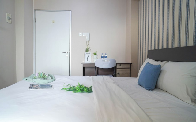 Studio Near Baywalk Mall At Apartment Green Bay Pluit