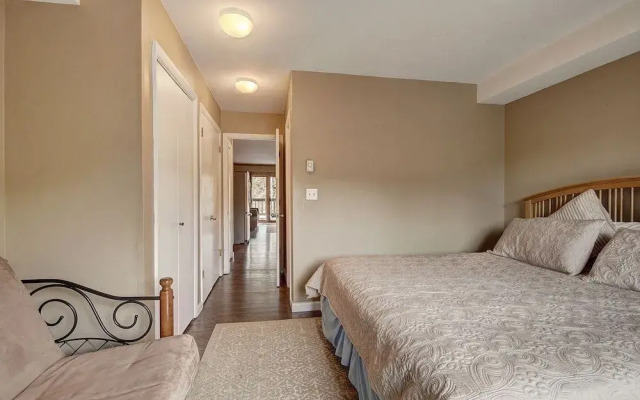 2964 Key 1 Bedroom Condo by RedAwning