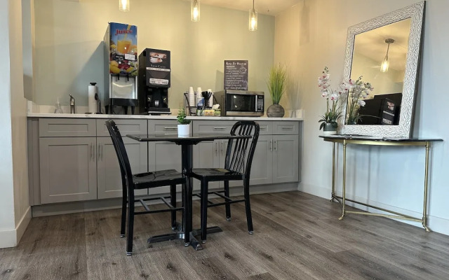 Quarters Inn and Suites