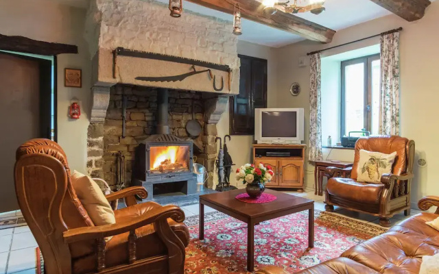 Lovely Holiday Home amidst Meadows in Sourdeval-les-Bois
