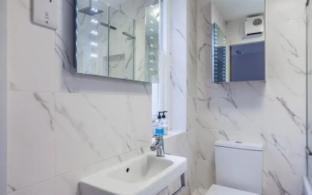 Quality Apartment Shaftersbury Avenue