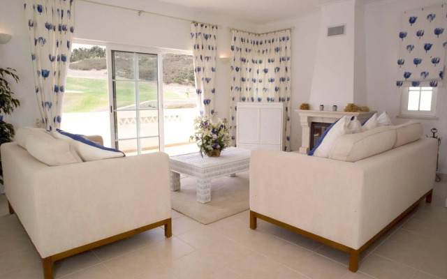 Quinta da Encosta Velha Golf & Leisure Village