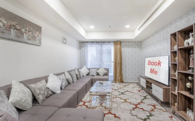 High-floor 2BR With Dubai Marina Views