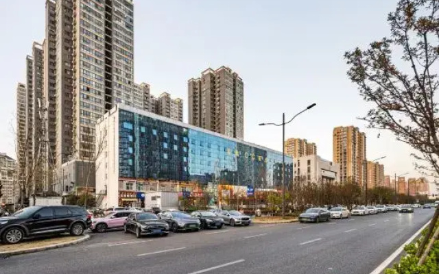 Yu Yue E-sports Hotel (Zhengzhou East Railway Station)