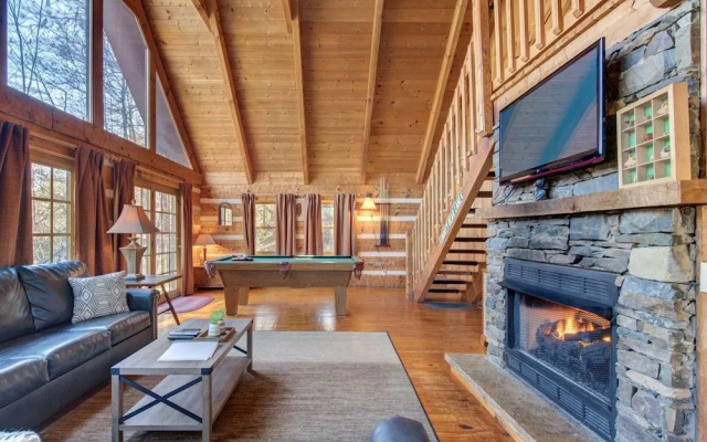 Bear Cave Haus by Jackson Mountain Rentals
