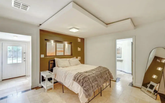8 Mi to Dtwn: Pet-friendly Phoenix Home!