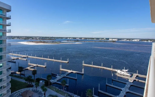 Two-bedroom With Breathtaking Views - Unit Crd1001