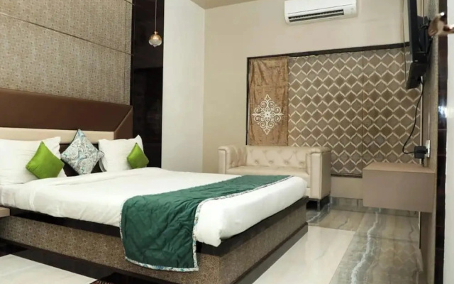 Hotel Rajwada Palace