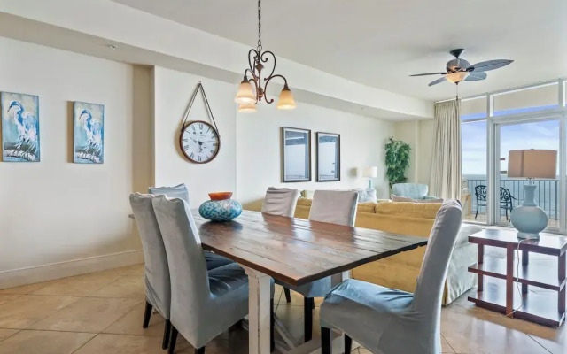 Turquoise Place 405C