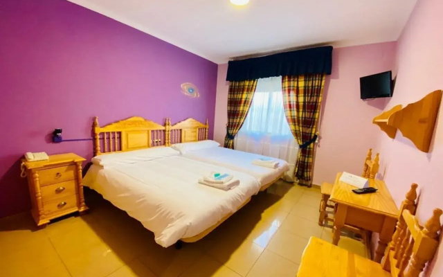 Hostal Valdepeñas by Bossh Hotels