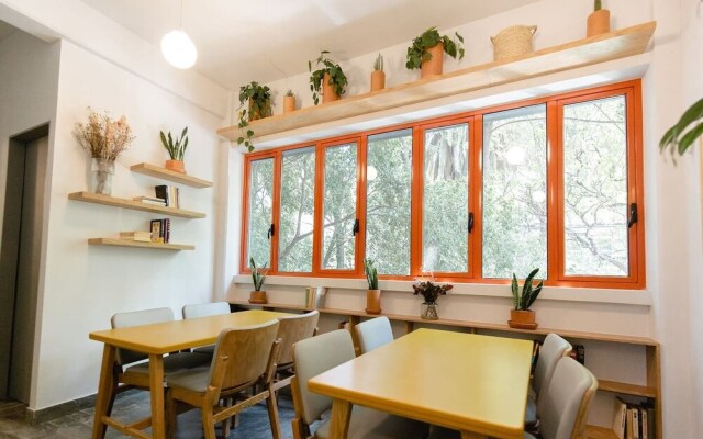 Отель Hip, Tech Top Floor Apt, w/ Private Terrace Мехико