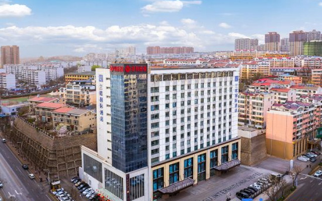 Yangquan Lanou International Hotel