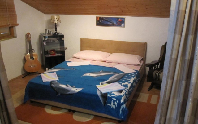Apartment Šera - 50 m from beach: A3 Pisak, Riviera Omis
