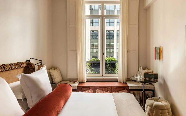 Chateau des Fleurs Paris Champs Elysees