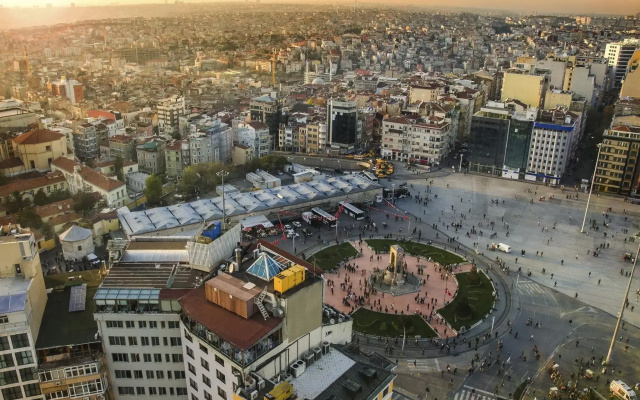 Godzilla Istanbul Hostel