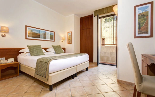 Hotel Athena