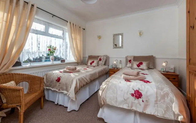 Wimborne Lodge