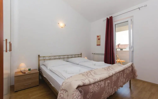 Beautiful Home in Pula With Wifi and 2 Bedrooms