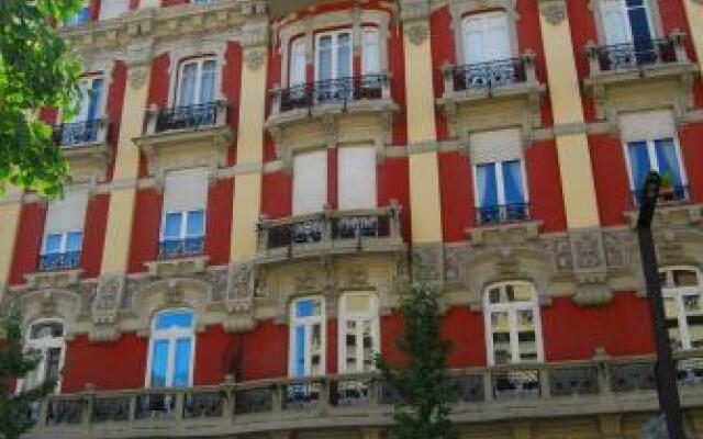 Отель Hostal Londres вид на фасад
