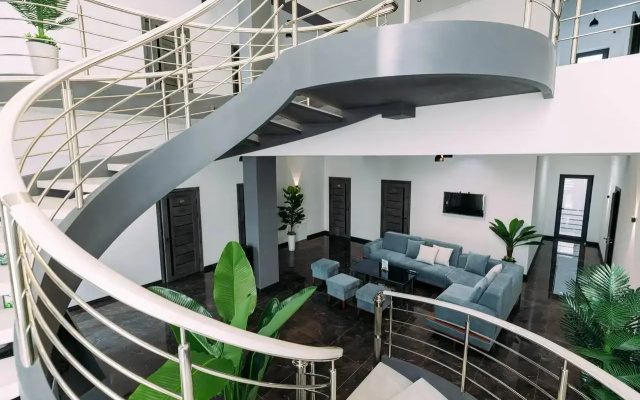 White Hotel (Вайт)